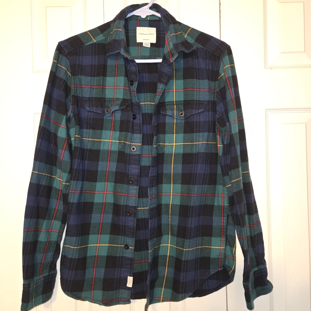 American Eagle Outfitters Classic Fit Flannel Plaid Shirt